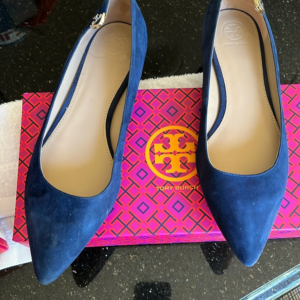 Tory Burch navy flats, women’s size 9 1/2 Never worn